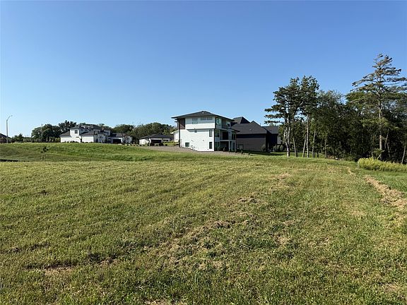 5th image of 18275 Valleyview Cir
