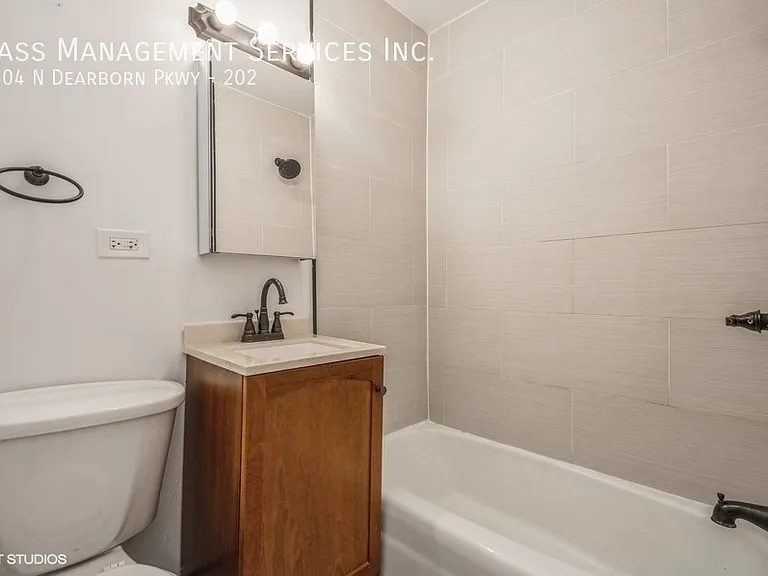 1504 N Dearborn Pkwy, Chicago, IL — Photo 30