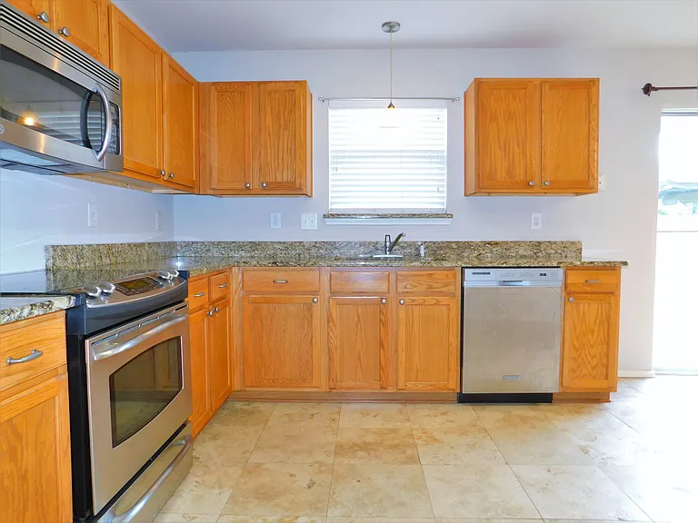 1508 Sequoia Grove Ln — Photo 9