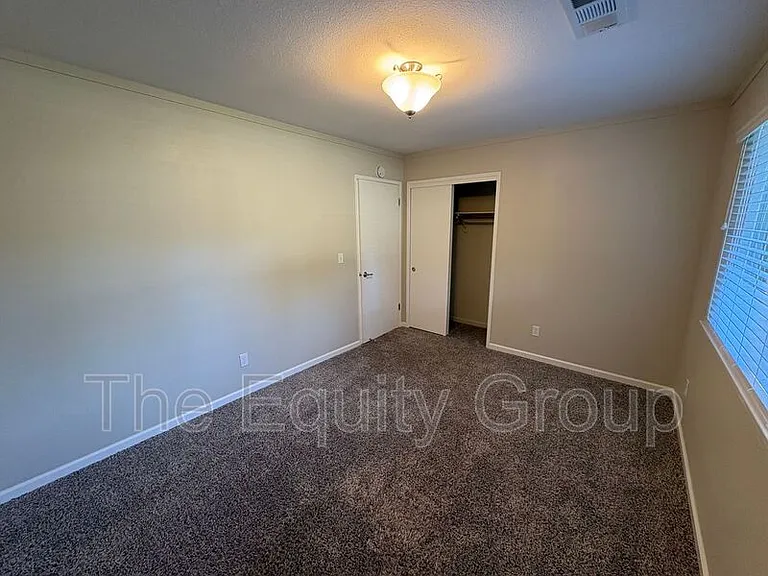 4230 W Grove Ct — Photo 8