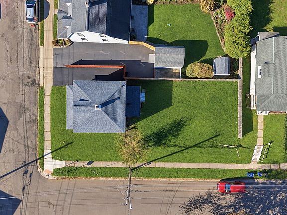 3rd image of 287 Corliss Ave