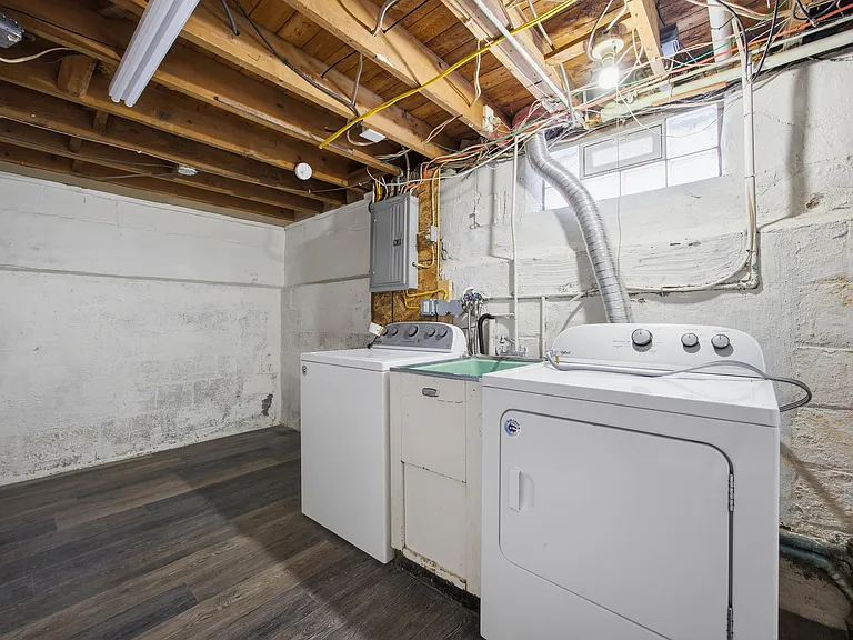 406 Tarrington Rd — Photo 30