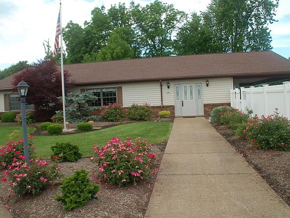 4th image of 429 Leisure Dr
