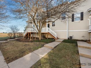 1526 Grand Dr Unit 5, Dekalb, IL 60115