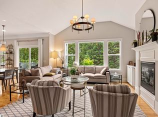 10725 Shrewbury St, Traverse City, MI 49684