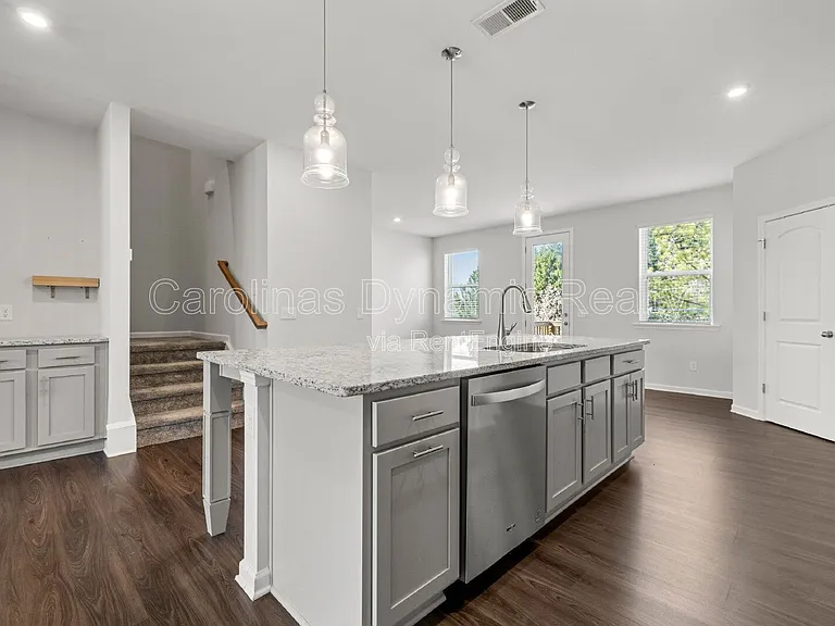 6985 Waterstone Dr — Photo 17