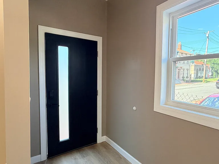 1321 Columbus Ave — Photo 15