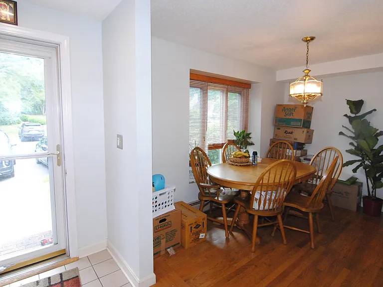7 Meadowview Cir — Photo 2
