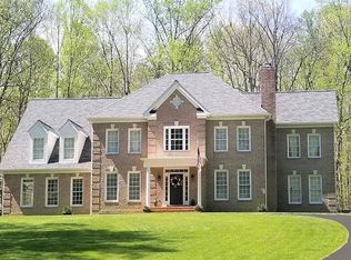 10705 Timberidge Rd, Fairfax Station, VA 22039