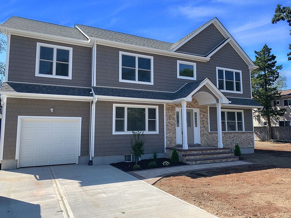 1st image of 710 Merrick Ave