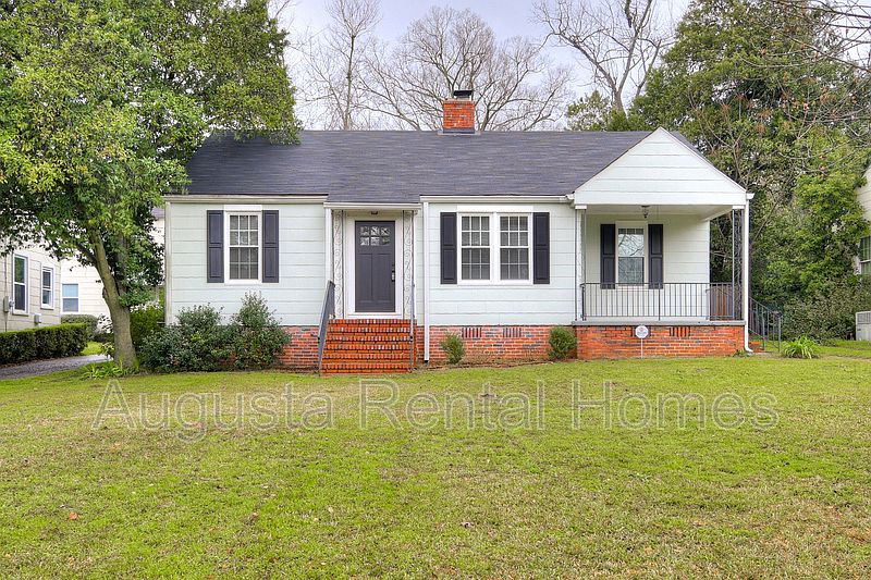 1st image of 1723 King Woods Dr