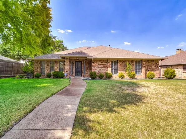 802 Meadowglen Cir, Coppell, TX 75019