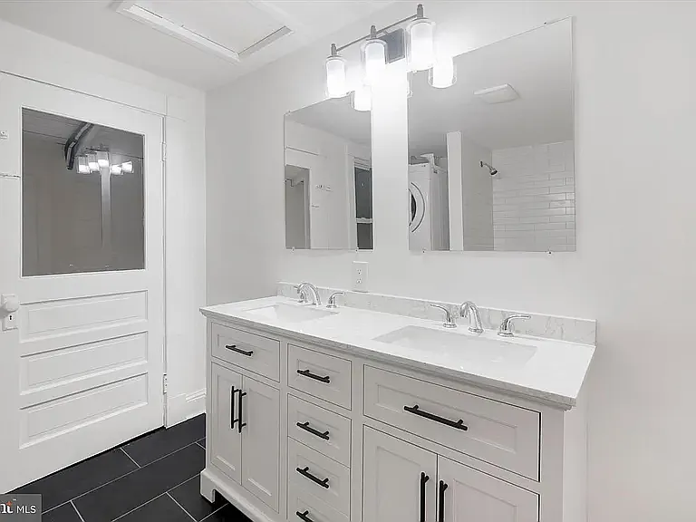 323 Fairview Ave — Photo 8