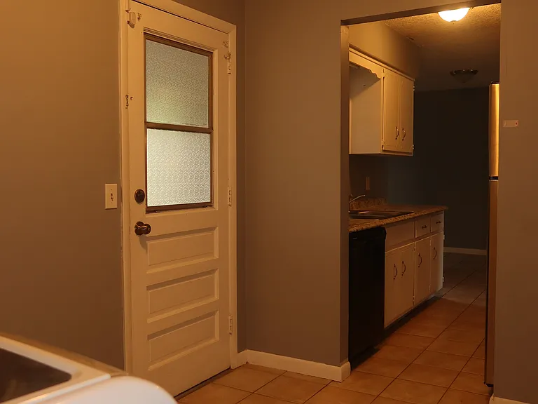 8211 Gwendolyn Rd — Photo 34