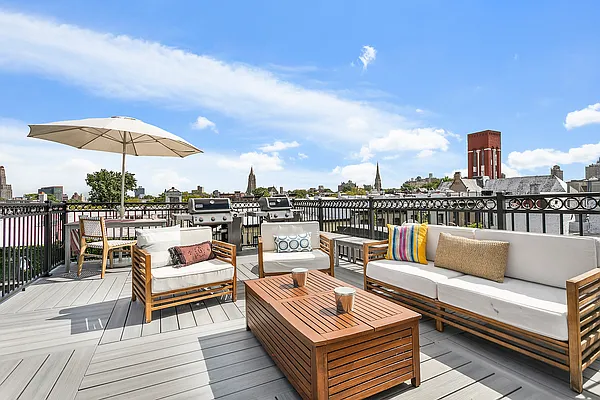 Sold by Compass | media 6