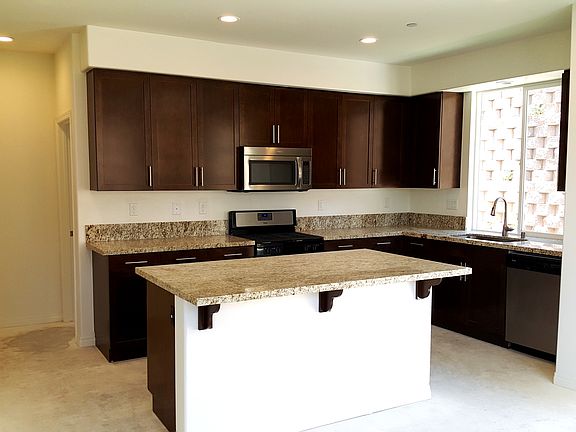4th image of 202 Encanto Ln