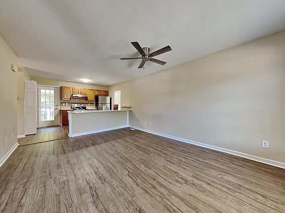 5th image of 6227 Dumont Ln