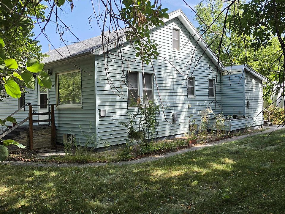 1st image of 257 8th St N