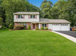 210 Emerald Dr, Yardley, PA 19067