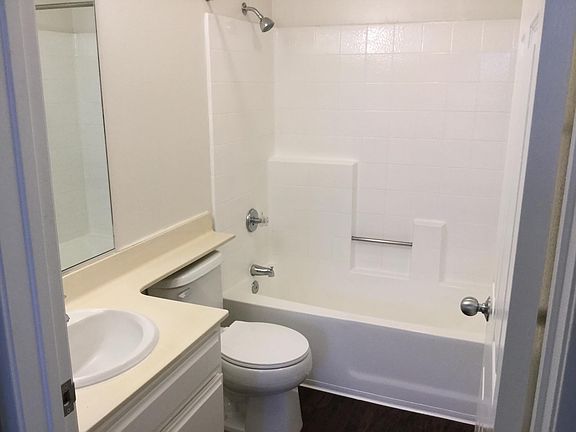 5th image of 4222 Tujunga Ave #102
