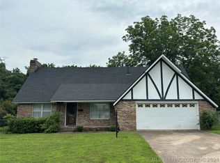 1912 E 10th St, Okmulgee, OK 74447