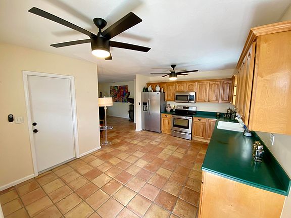 4th image of 332 Russlyn Dr