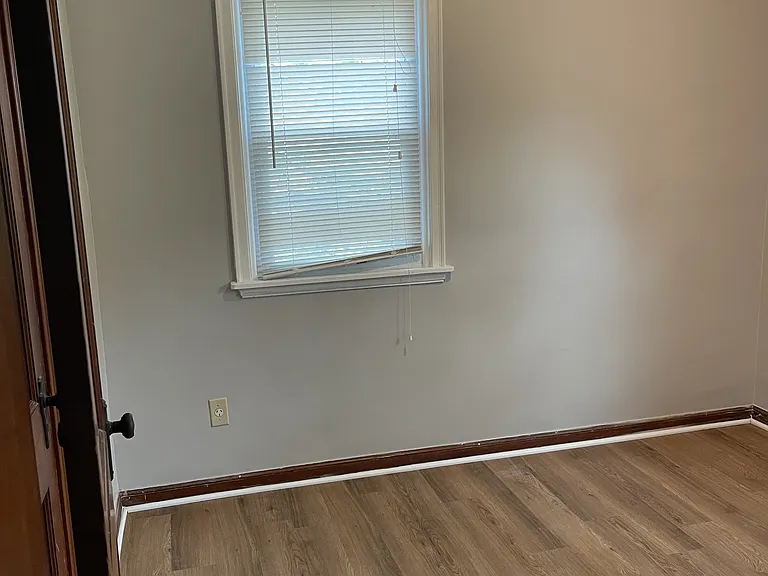 2392 Joyce Ave — Photo 3