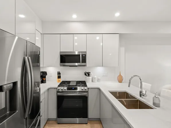 2649 James St #408, Abbotsford, BC V2T 0K2