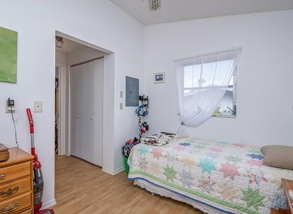5th image of 115 Stanford Dr #3