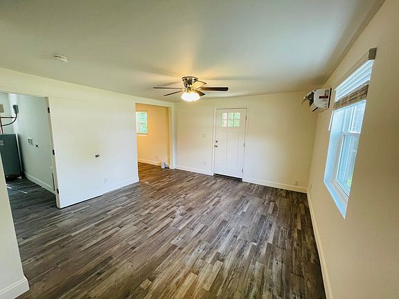 5th image of 2500 E 19th St #106