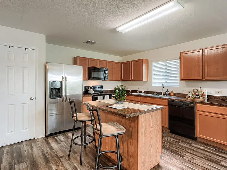 9421 China Rose Dr — Photo 3