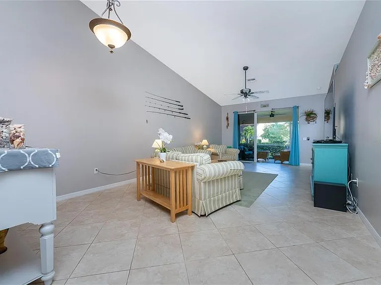 319 Monaco Dr #8 — Photo 7