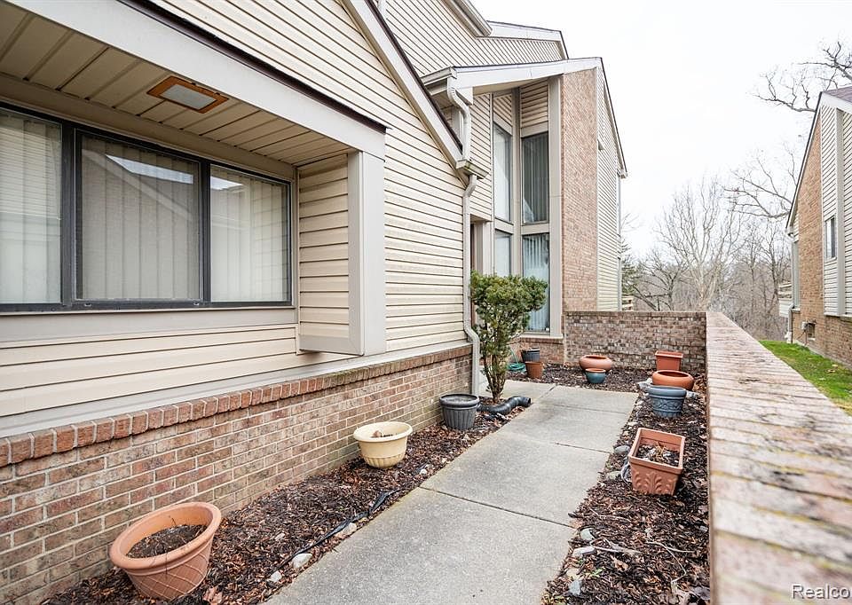 29432 E Chanticleer Dr Southfield MI Zillow