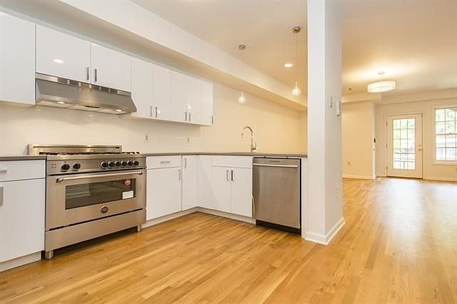1st image of 250 6th St Suite 1