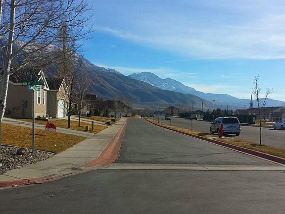 Private drive in front of house