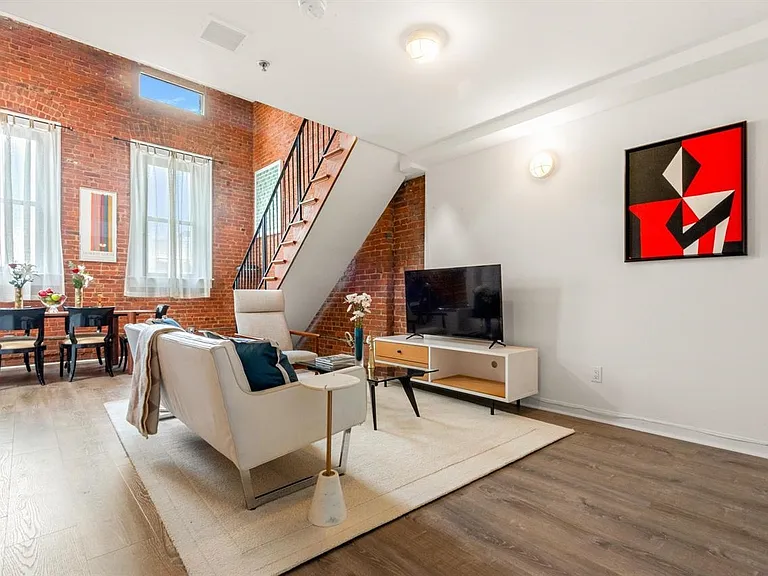 46 Irving St #2R — Photo 25
