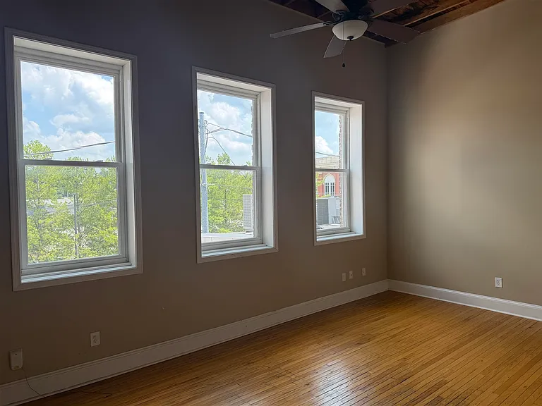 126 N Main St — Photo 9