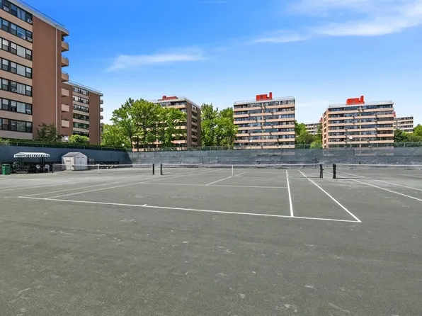 166-41 Powells Cove Boulevard image 26 of 32