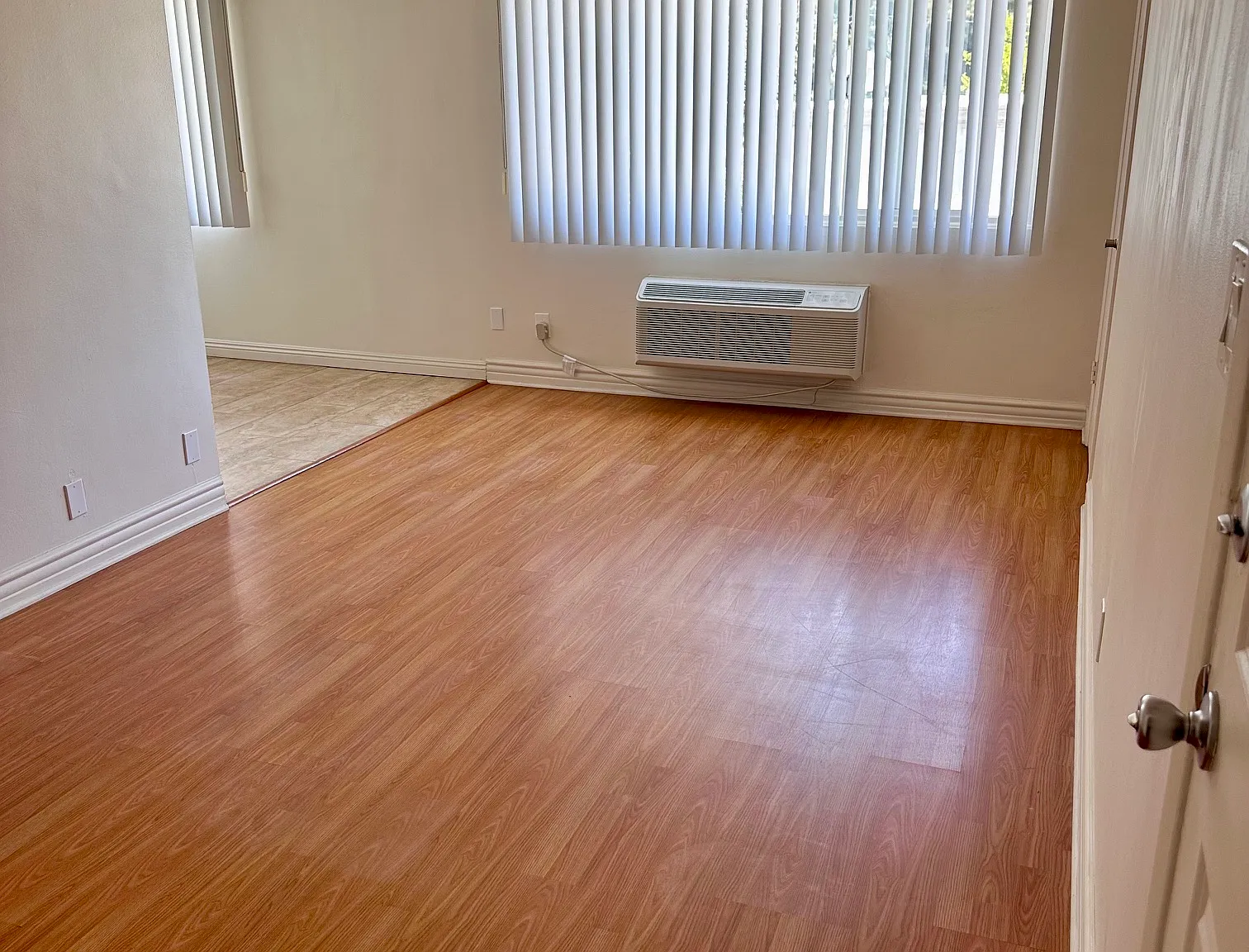 10850 Landale St — Photo 3