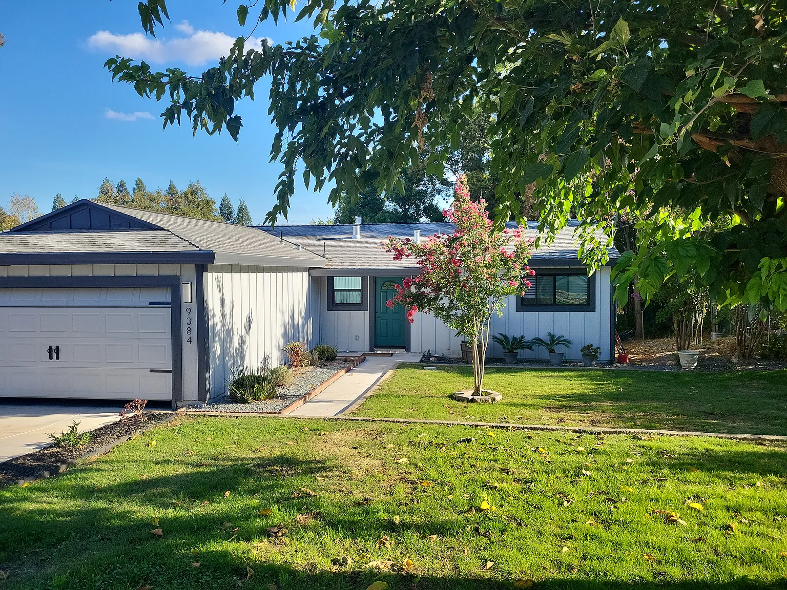 9384 Golden Gate Ave — Photo 1