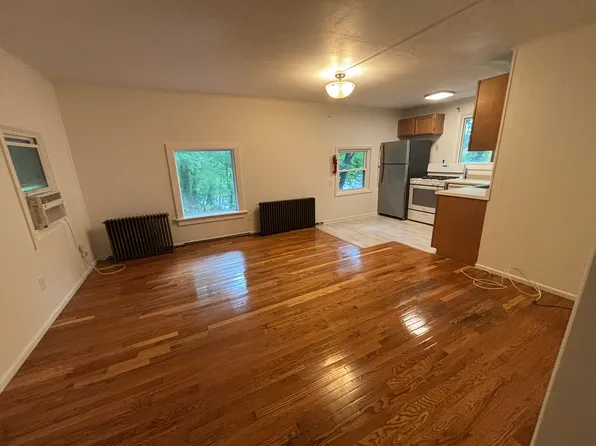 142 S Aurora St APT 3, Ithaca, NY 14850