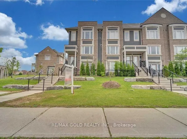 250 Sunny Meadow Blvd #53, Brampton, ON L6R 3Y7