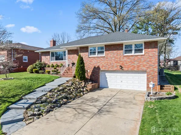 8 Martha Blvd, South Amboy, NJ 08879