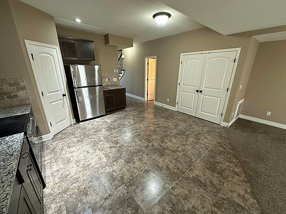 5th image of 9401 N Lenox Ave