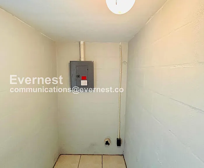 3019 W Meadow St — Photo 18