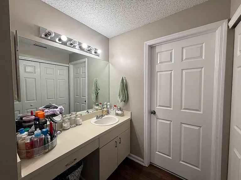 13025 Meadowbreeze Dr — Photo 34