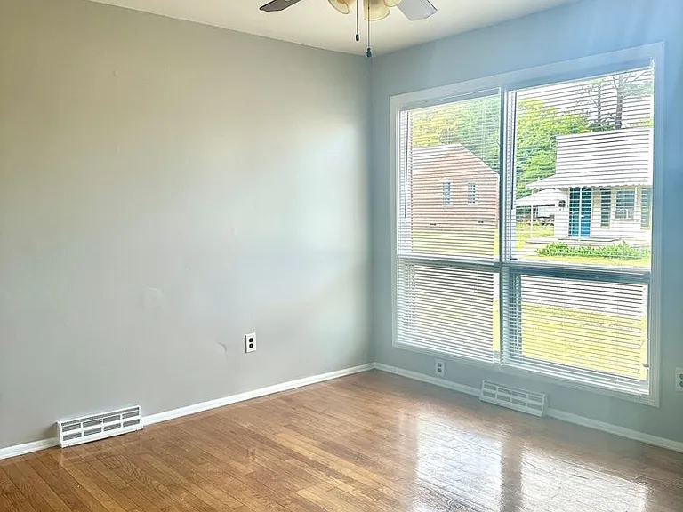 5407 Stokes Ln — Photo 4