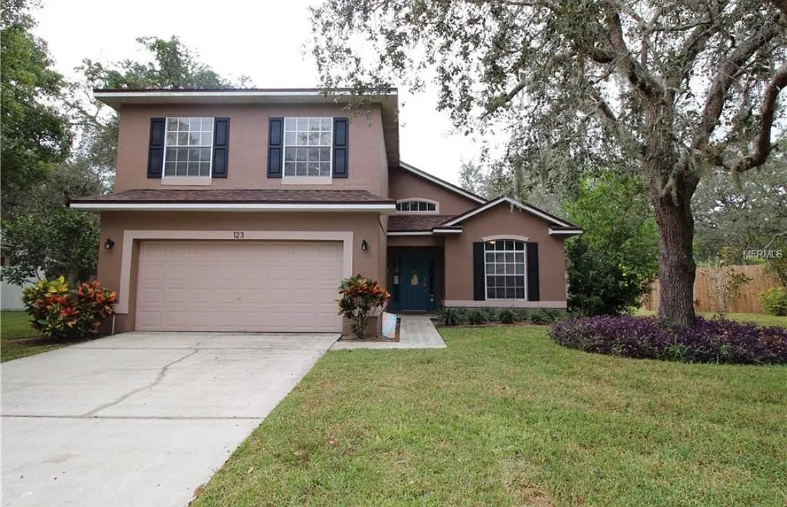 5 bed, 2226 sqft, $3,000 — Photo 1