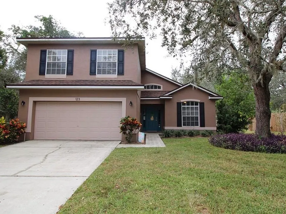123 Pinewood Ct