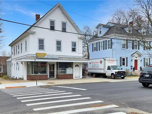 75 Franklin St, Bristol, RI 02809